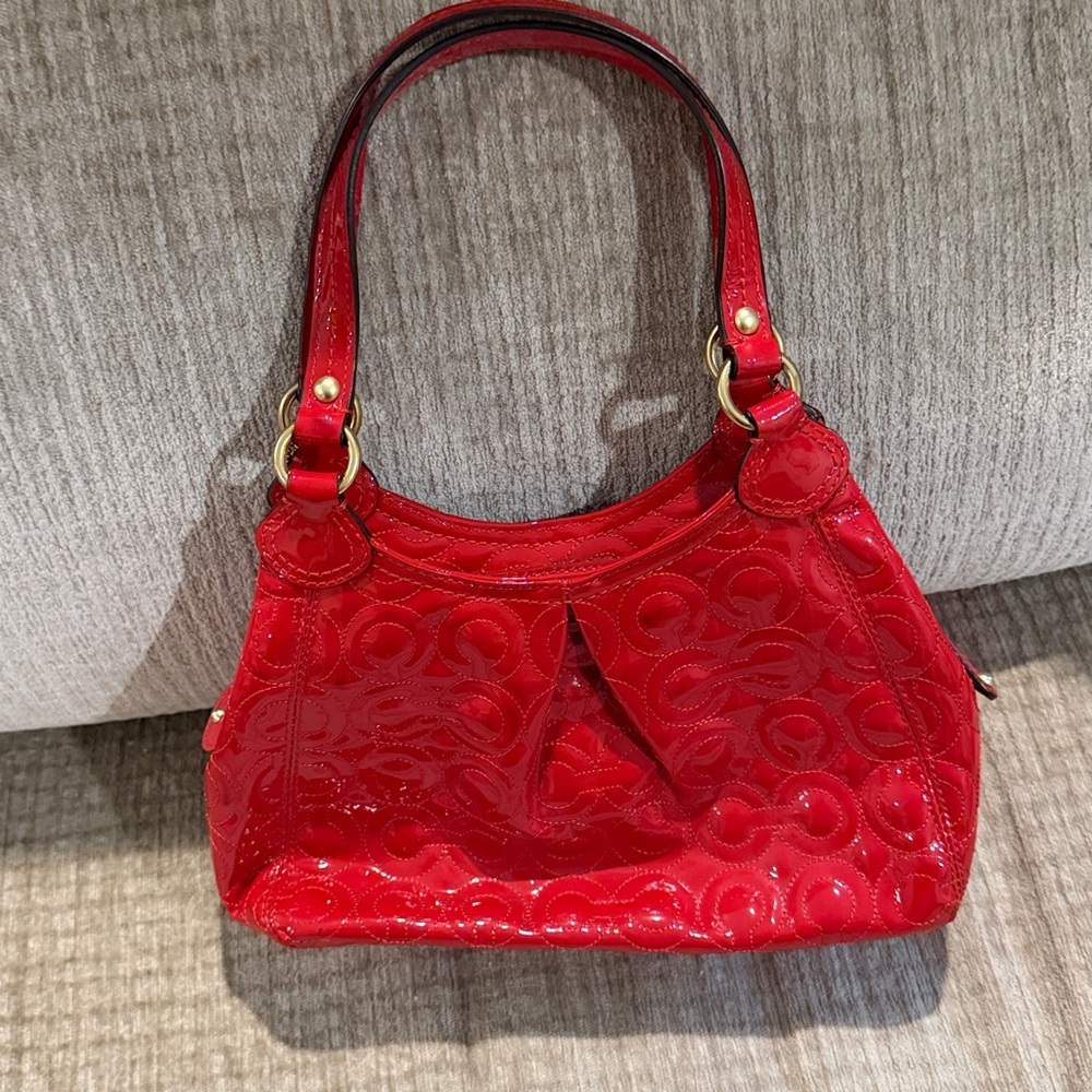 Coach Gramery patent leather and boss signature C Red shoulder bag 6 x 9 - Picture 13 of 14